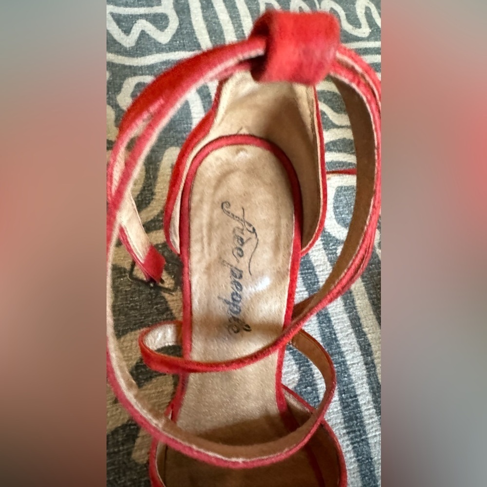 Red Remi Platforms - Picture 3 of 7